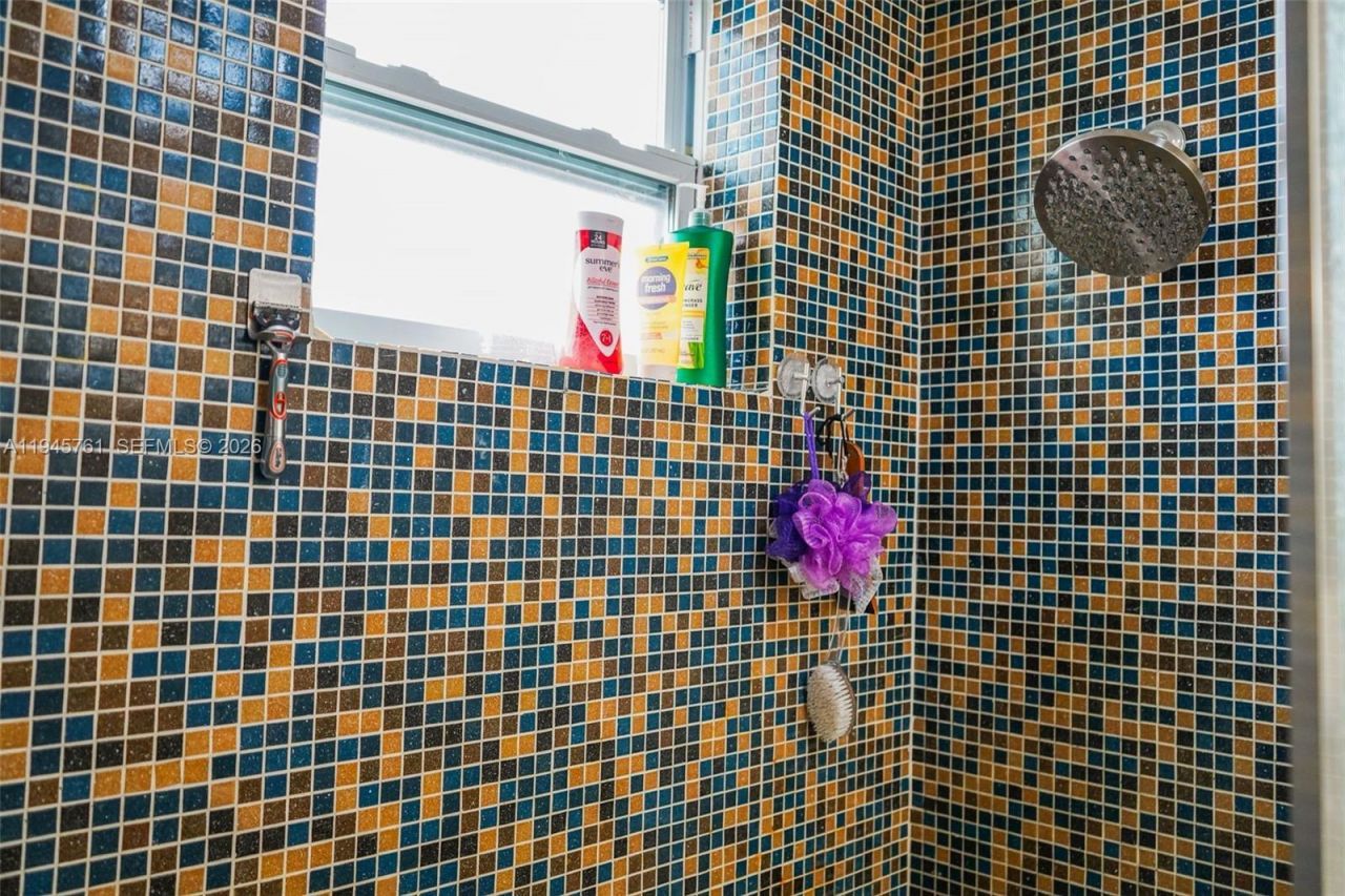 1190 W 33rd St, Hialeah, FL 33012 Photo