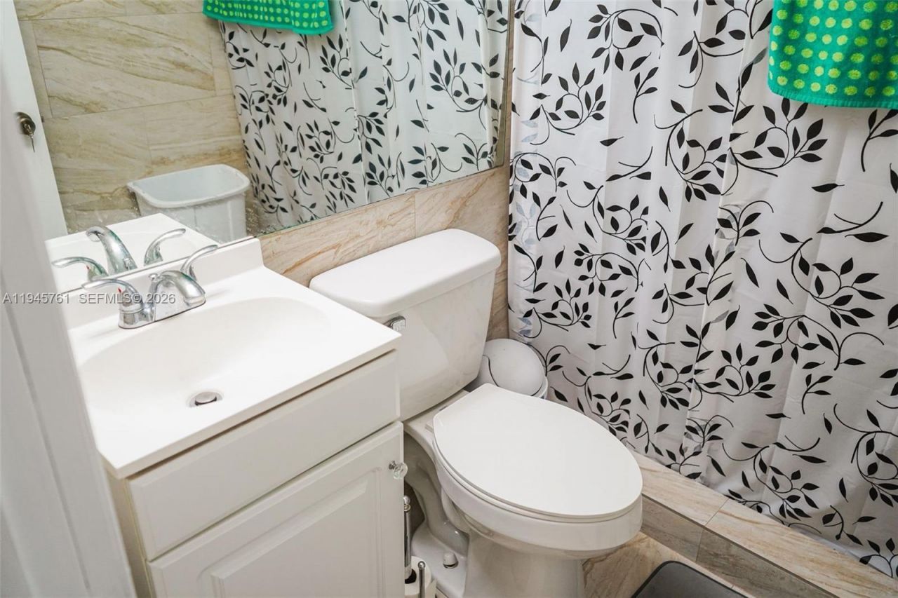 1190 W 33rd St, Hialeah, FL 33012 Photo