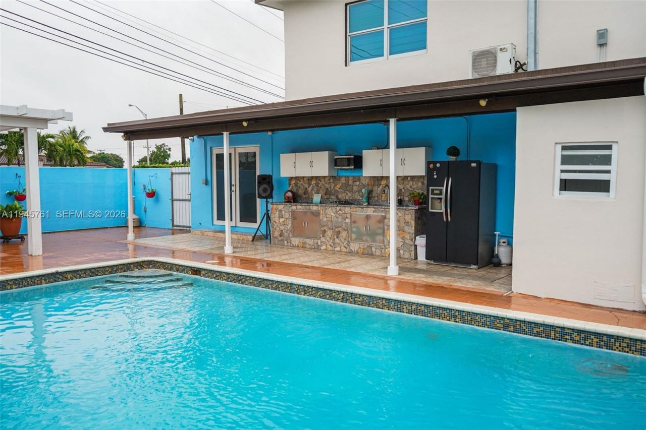 1190 W 33rd St, Hialeah, FL 33012 Photo