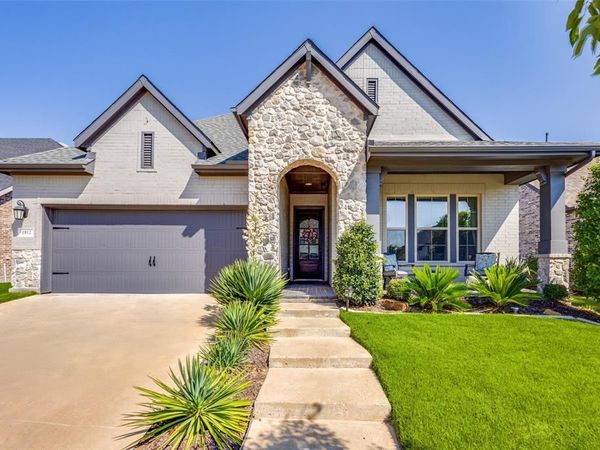 1812 Leo Drive, Van Alstyne, TX 75495