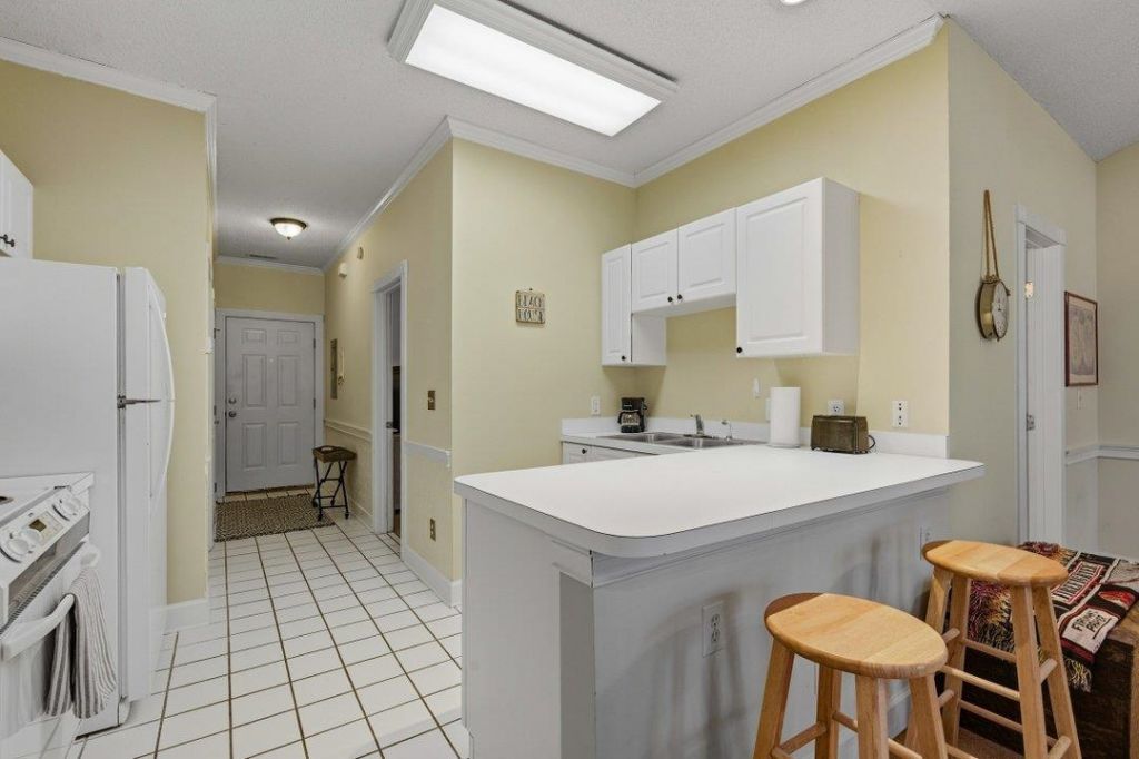 674 Riverwalk Dr. Photo 10