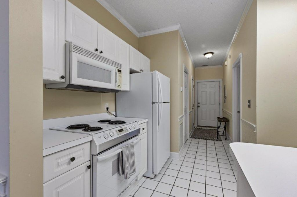 674 Riverwalk Dr. Photo 11