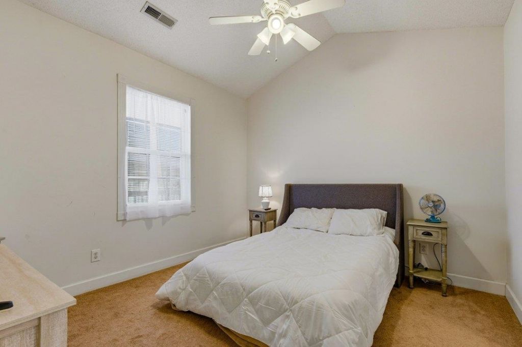 674 Riverwalk Dr. Photo 14