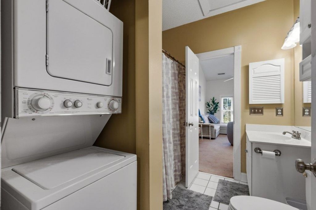 674 Riverwalk Dr. Photo 17