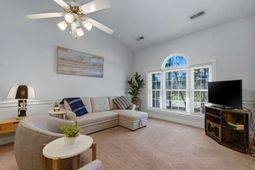 674 Riverwalk Dr. photo 4