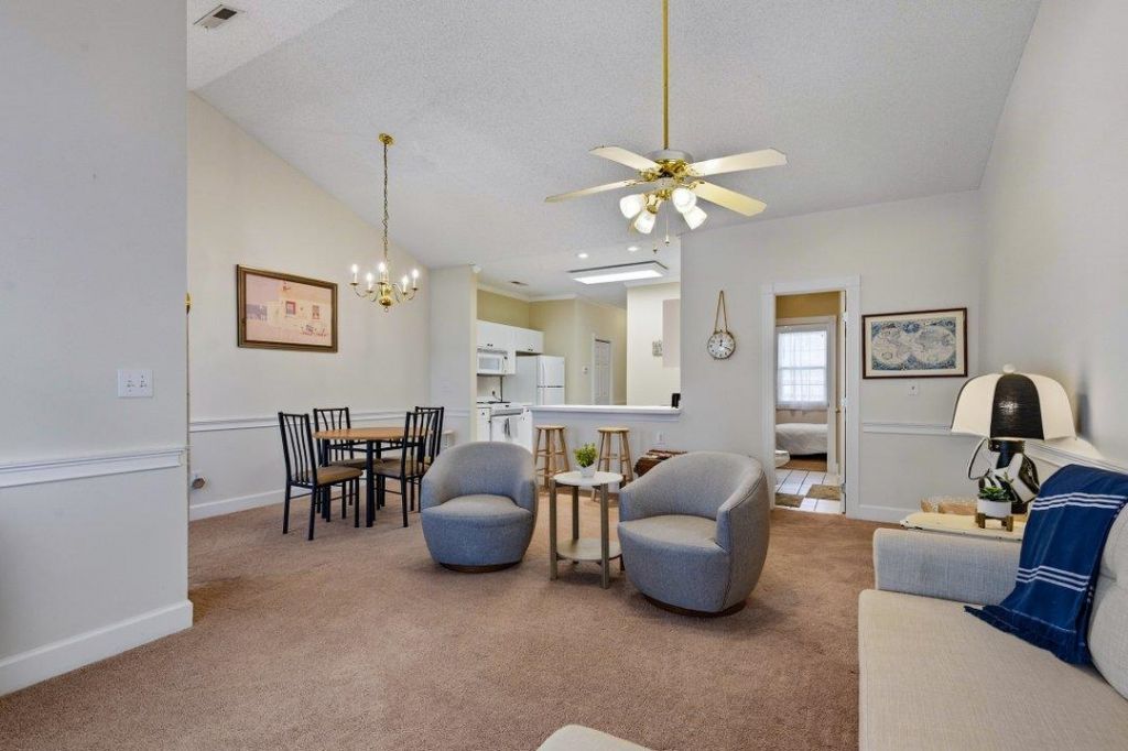 674 Riverwalk Dr. Photo 6