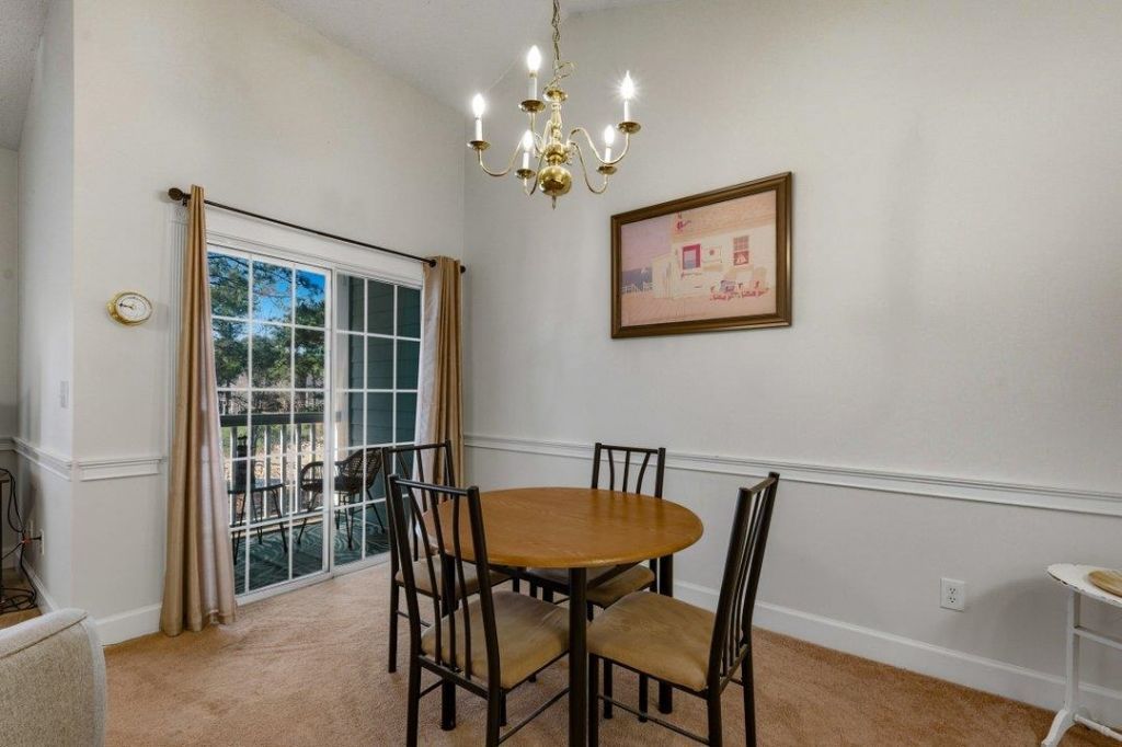 674 Riverwalk Dr. Photo 8