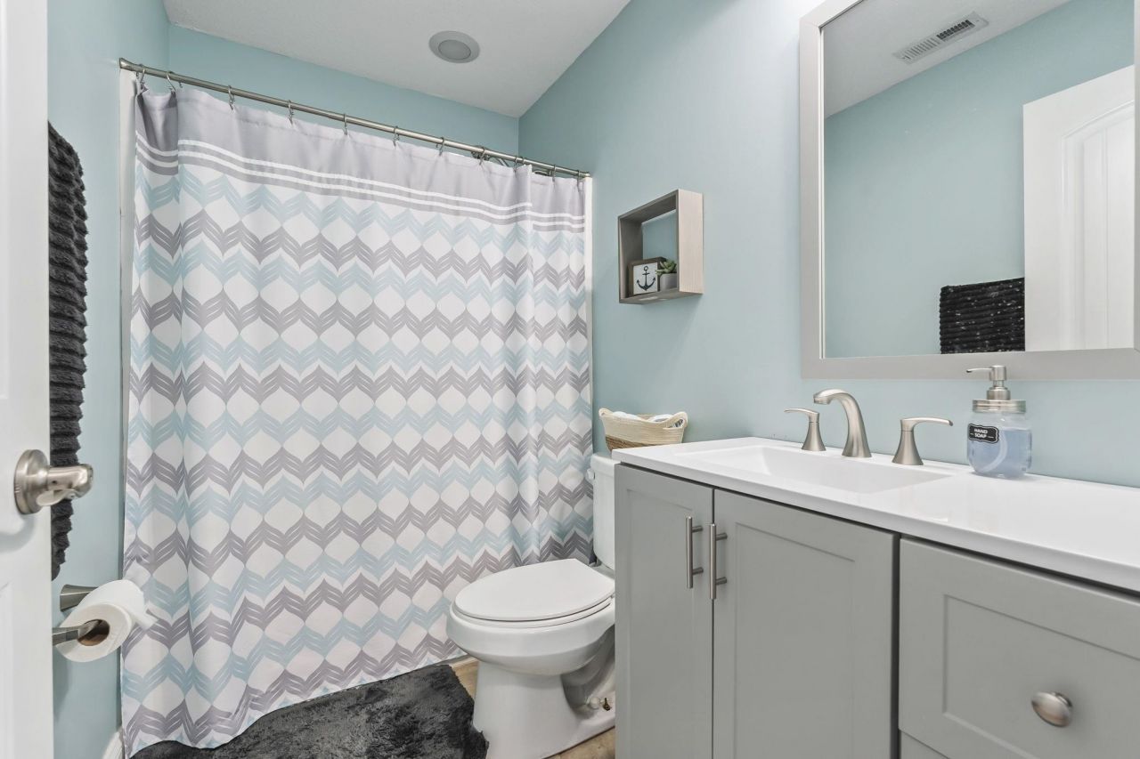 254 Macarthur Dr. Photo 15