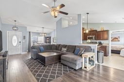 254 Macarthur Dr. photo 4