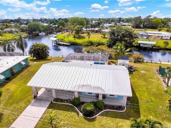 649 SE Calmoso Drive, Port St Lucie, FL 34983