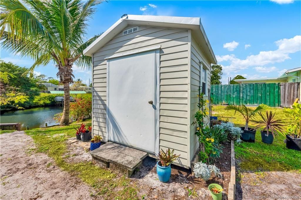 649 SE Calmoso Drive, Port Saint Lucie, FL 34983 Photo