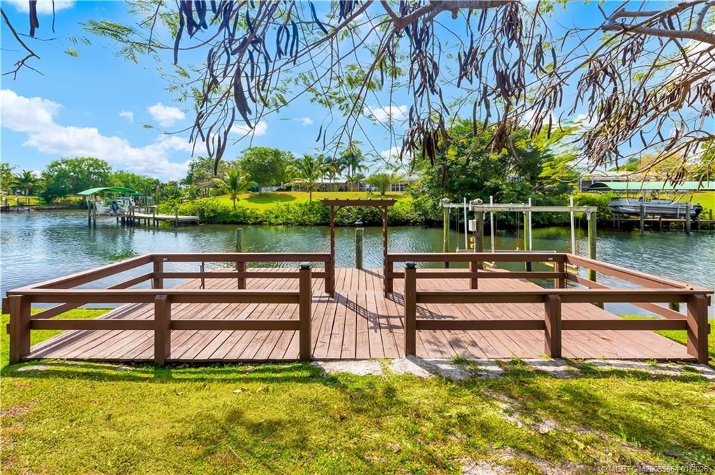 649 SE Calmoso Drive, Port Saint Lucie, FL 34983 Photo