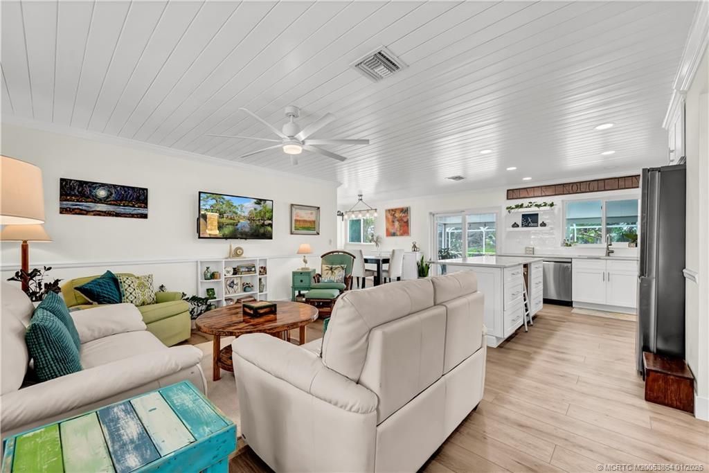 649 SE Calmoso Drive, Port Saint Lucie, FL 34983 Photo