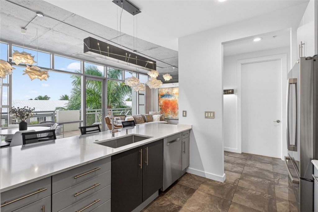 365 SE 6th Ave, Unit 404, Delray Beach, FL 33483 Photo