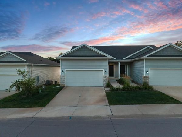 90 Keeneland Court, Pleasant Hill, IA 50327