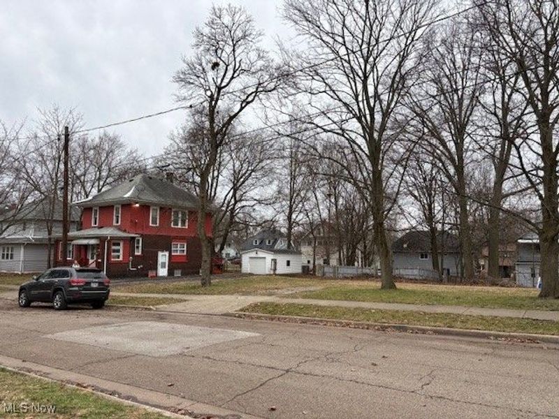 310 Vaniman Street, Akron, OH 44305 Photo 2