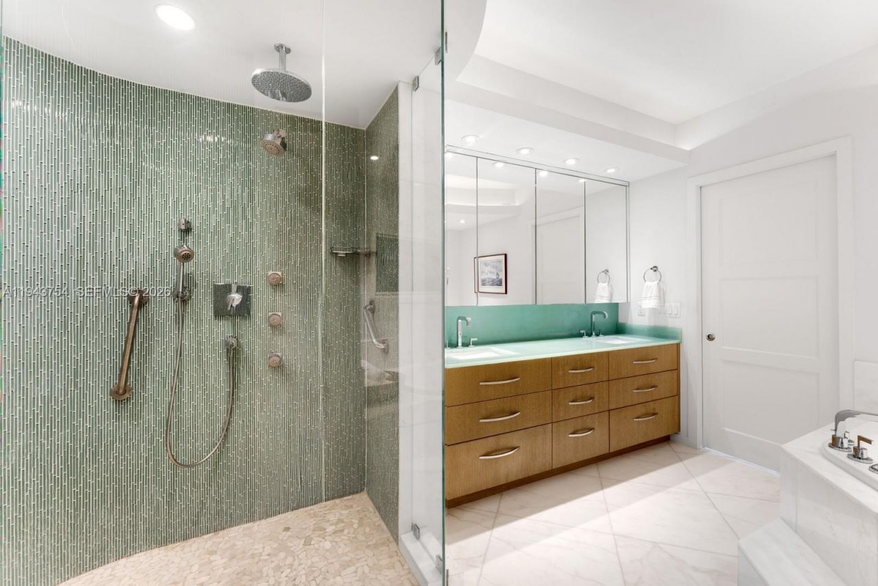 791 Crandon Blvd, Unit 603, Key Biscayne, FL 33149 Photo