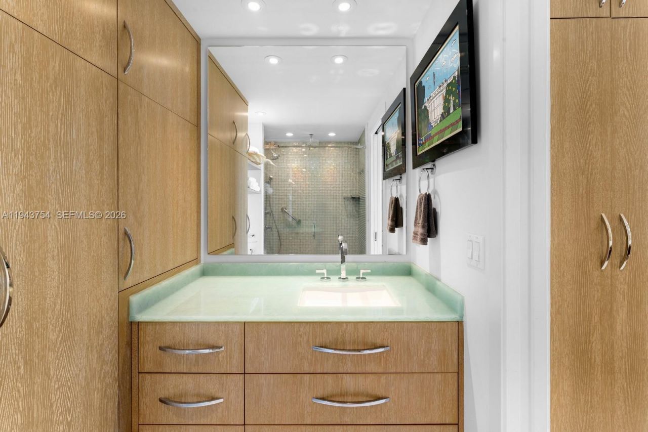 791 Crandon Blvd, Unit 603, Key Biscayne, FL 33149 Photo