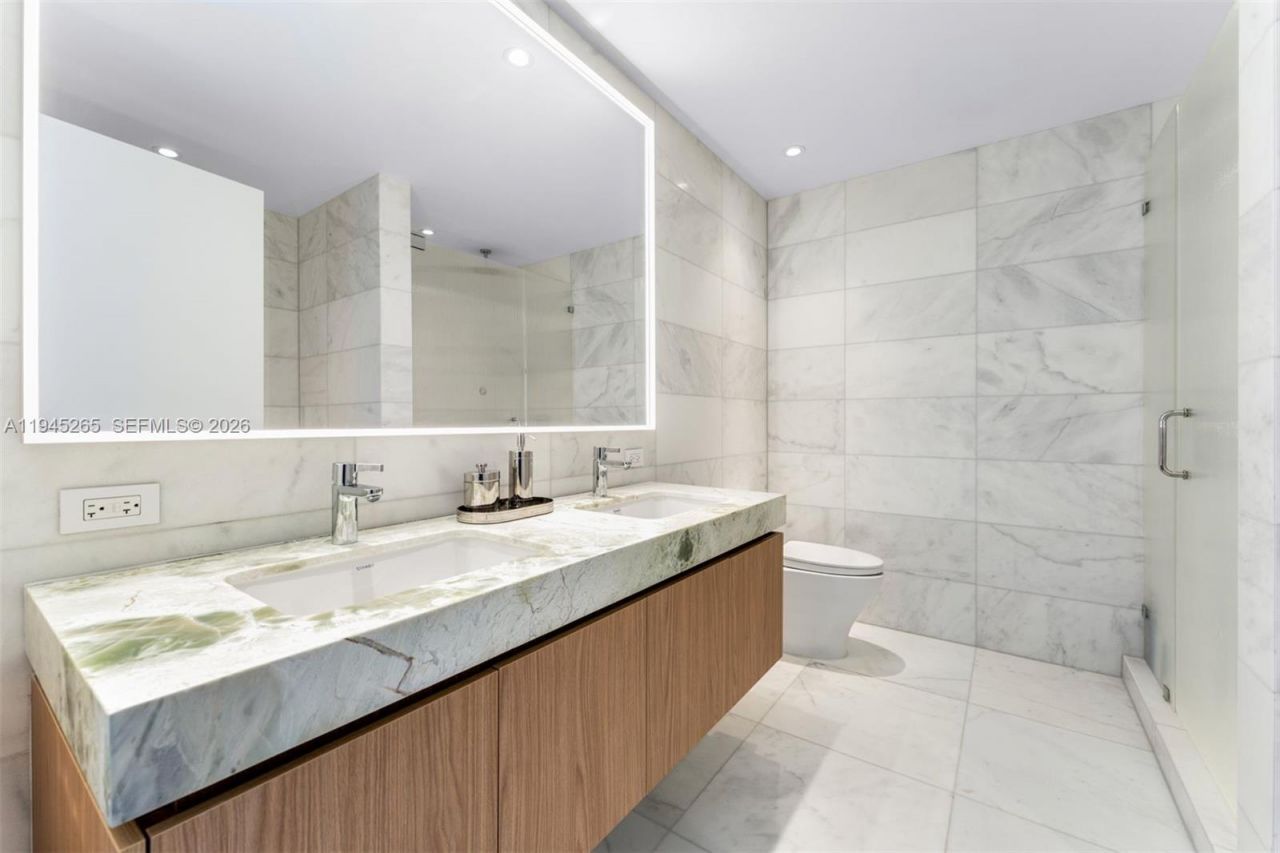 500 Alton Rd, Unit 2105, Miami Beach, FL 33139 Photo