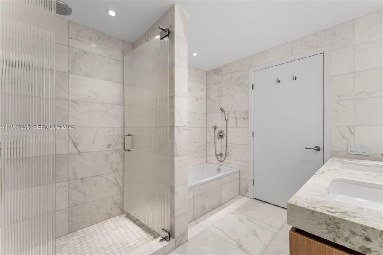 500 Alton Rd, Unit 2105, Miami Beach, FL 33139 Photo