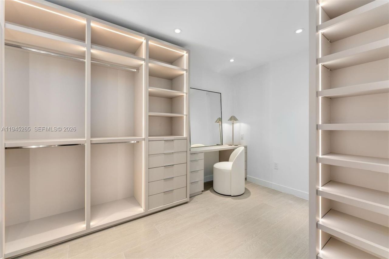 500 Alton Rd, Unit 2105, Miami Beach, FL 33139 Photo