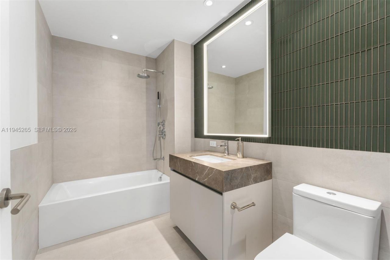 500 Alton Rd, Unit 2105, Miami Beach, FL 33139 Photo