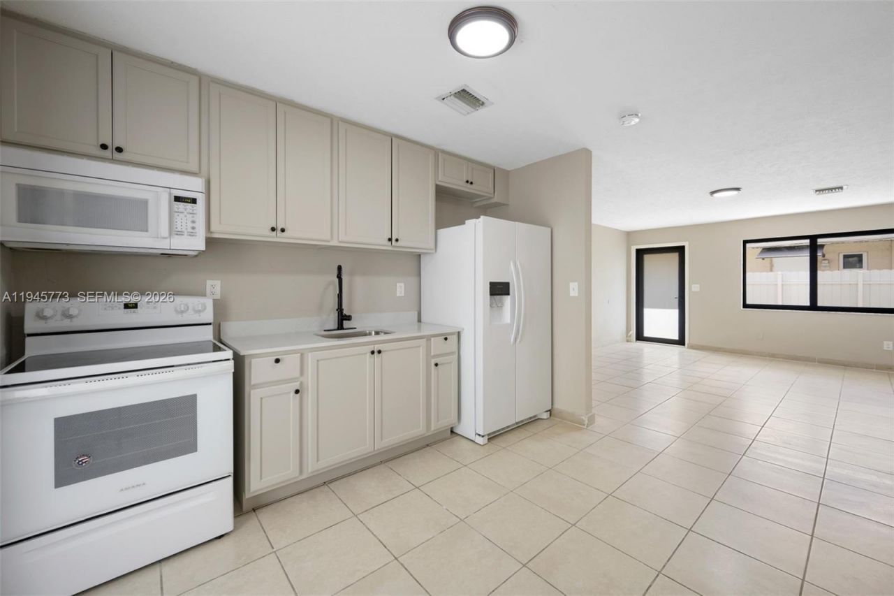 511 NW 93rd St, Unit 513, Miami Shores, FL 33150 Photo