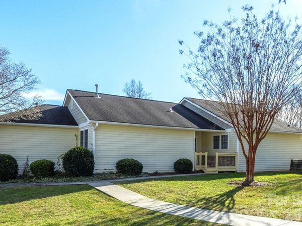 115 Creeks End Circle, Mills River, NC 28759
