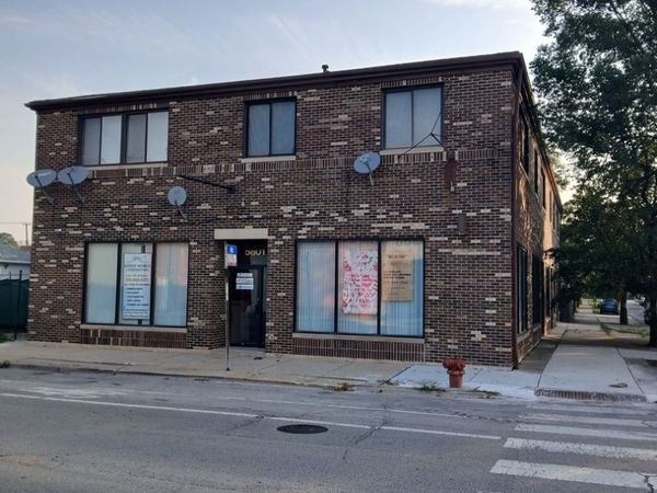 5801 N Northwest Highway, Chicago, IL 60631