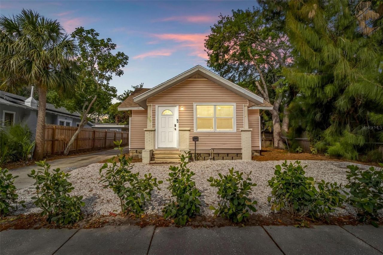 1735 Yale Street S, Saint Petersburg, FL 33712 Photo
