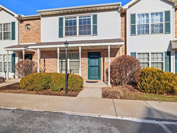 1838 Golden Oak Court, Crown Point, IN 46307