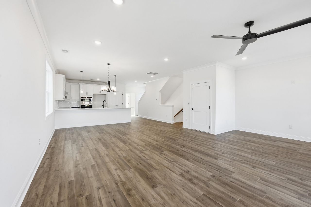 1310 Battery Park Dr. Photo 10