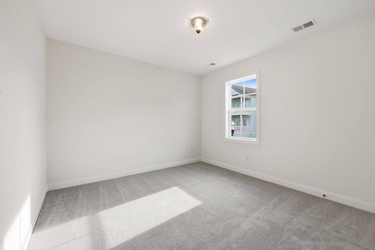 1310 Battery Park Dr. Photo 13