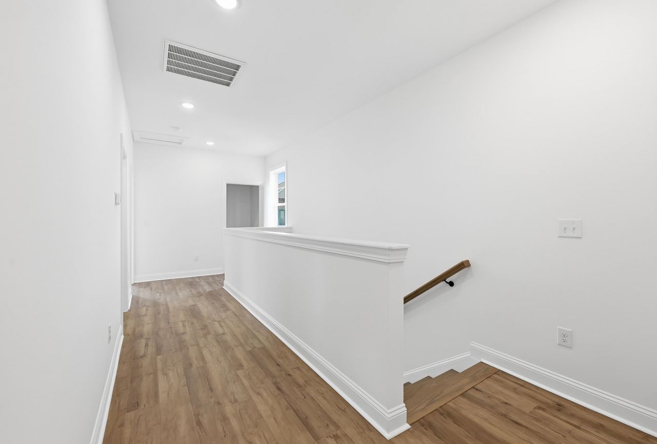 1310 Battery Park Dr. Photo 16