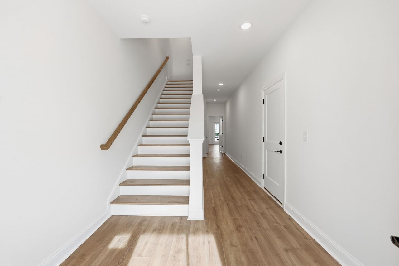 1310 Battery Park Dr. Photo 6