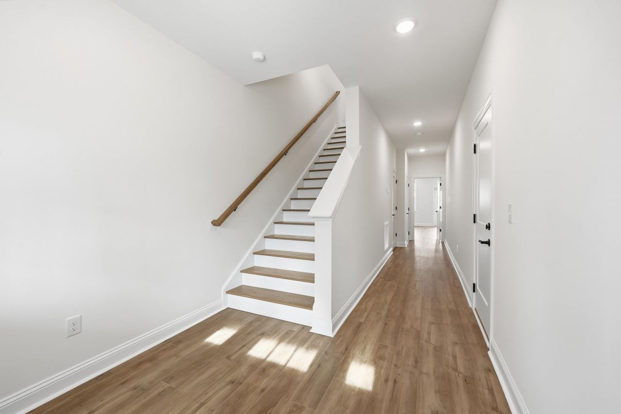 1310 Battery Park Dr. Photo 7