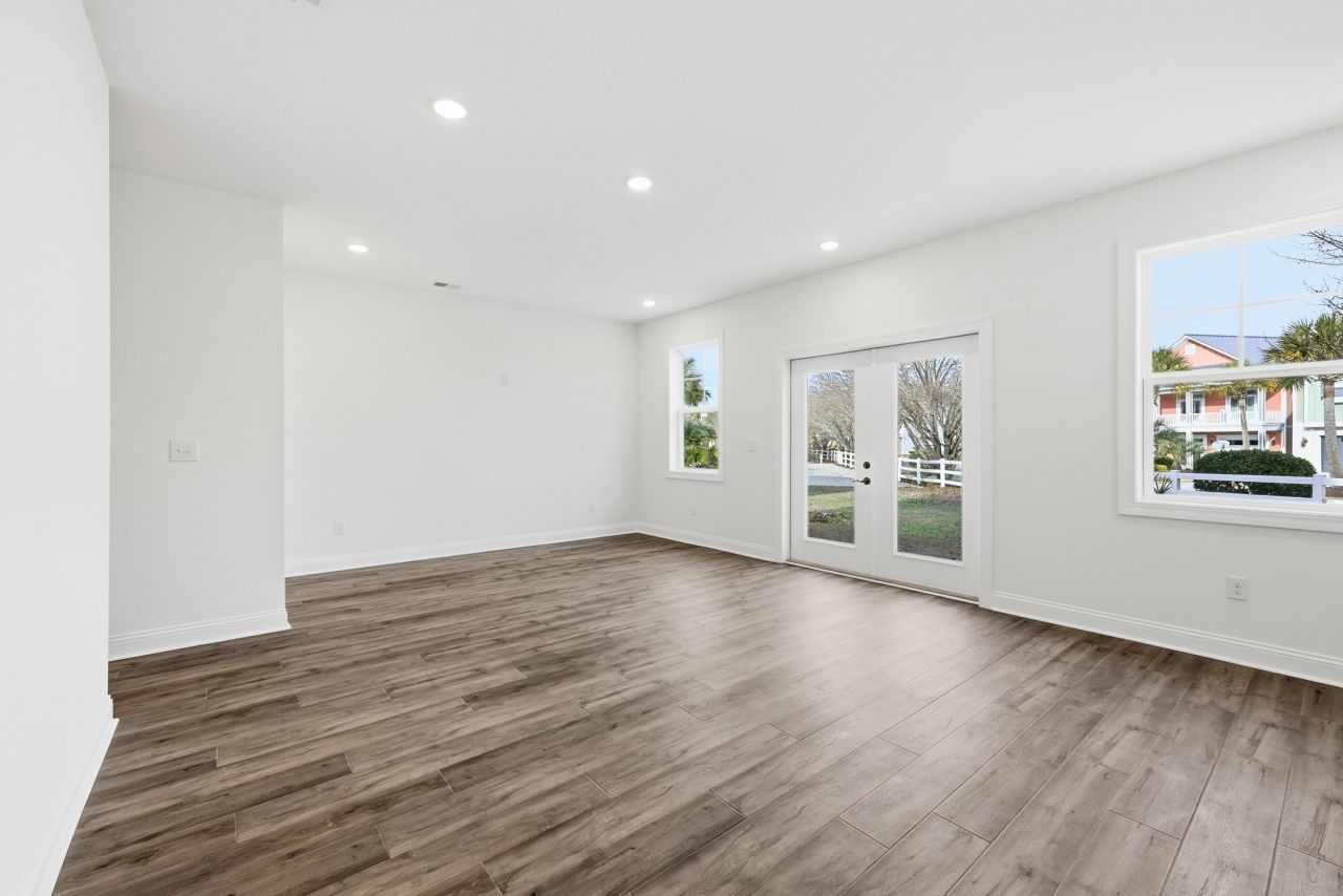 1310 Battery Park Dr. Photo 9