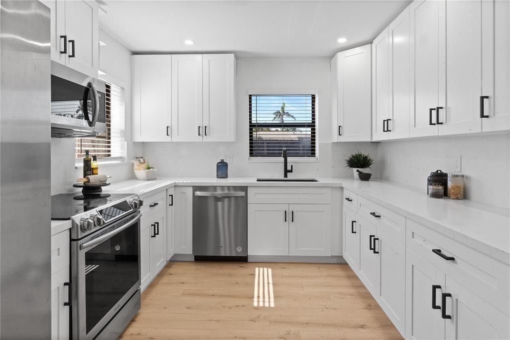 48 SE 7th Street, Hollywood, FL 33004 Photo