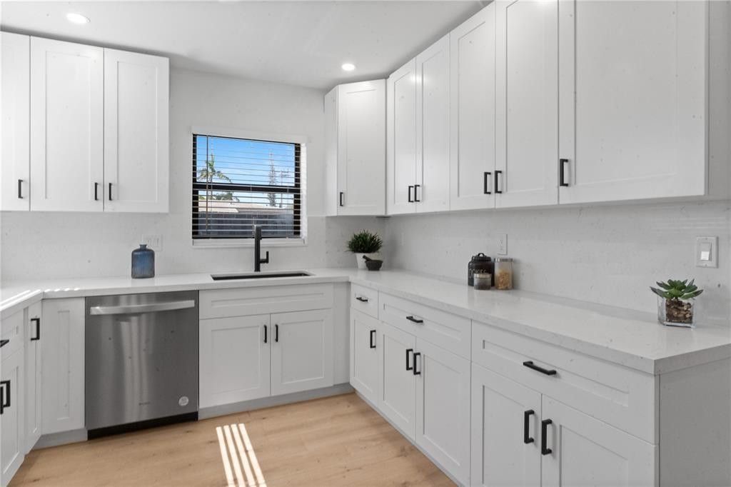 48 SE 7th Street, Hollywood, FL 33004 Photo