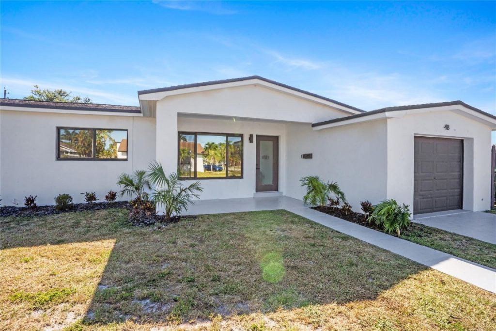 48 SE 7th Street, Hollywood, FL 33004 Photo