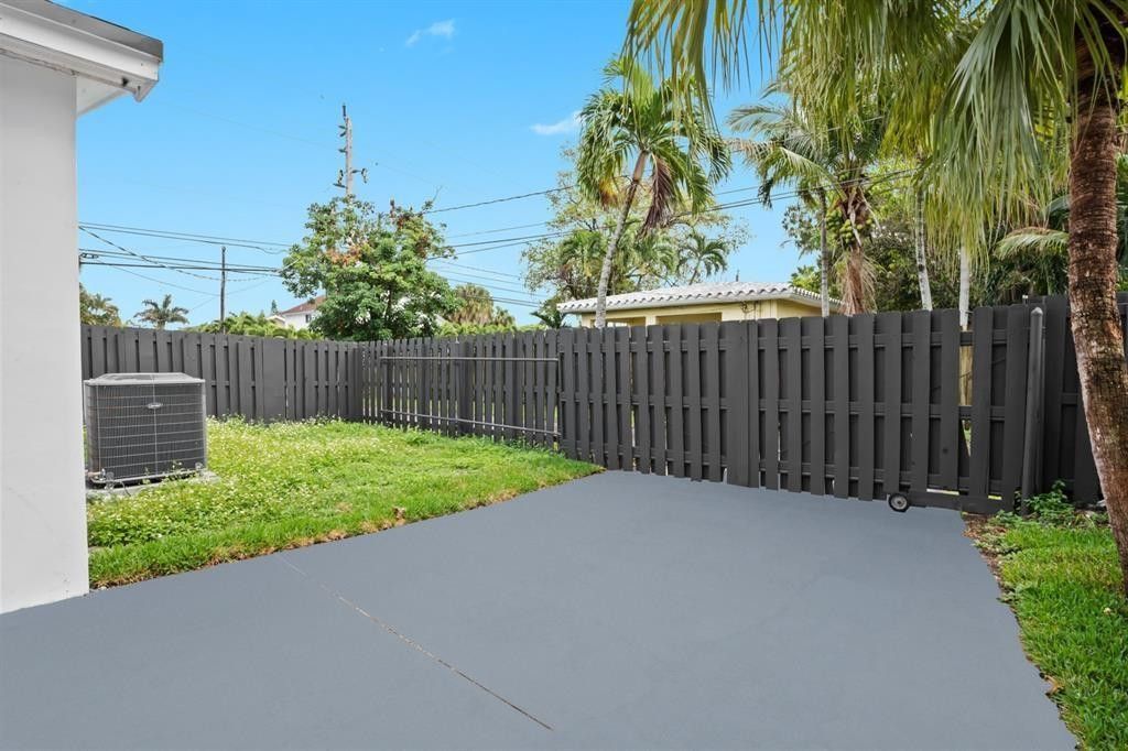 48 SE 7th Street, Hollywood, FL 33004 Photo