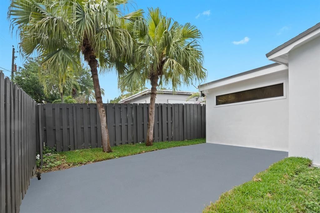 48 SE 7th Street, Hollywood, FL 33004 Photo