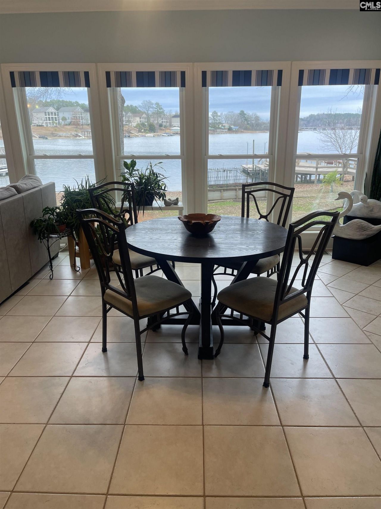 387 Dutchman Lane  Photo 16