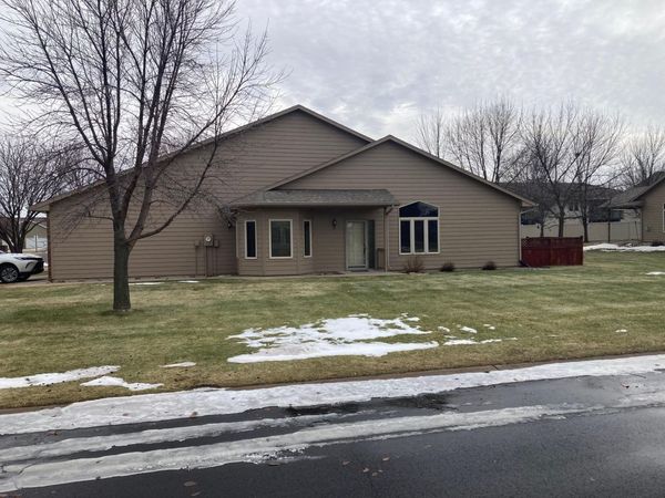 8301 S Brenda Pl, Sioux Falls, SD 57108