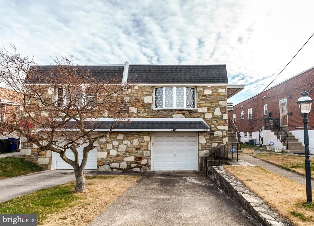 9229 Cottage Street, Philadelphia, PA 19114 Main Photo