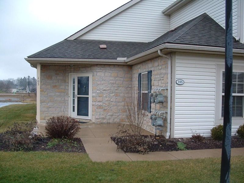 105 Maple Leaf Drive, Johnstown, OH 43031 Photo 2