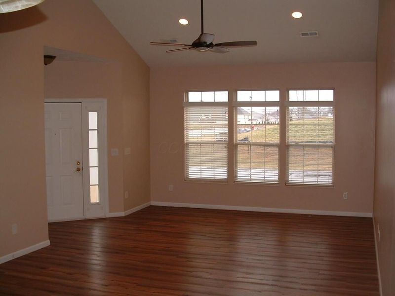 105 Maple Leaf Drive, Johnstown, OH 43031 Photo 6