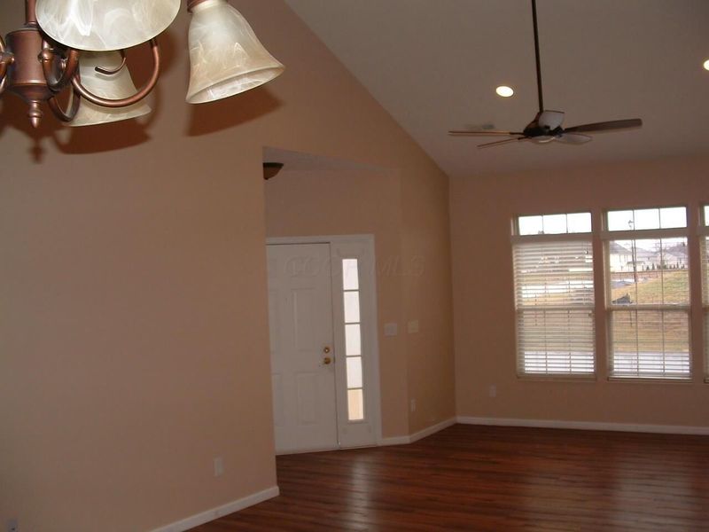 105 Maple Leaf Drive, Johnstown, OH 43031 Photo 7