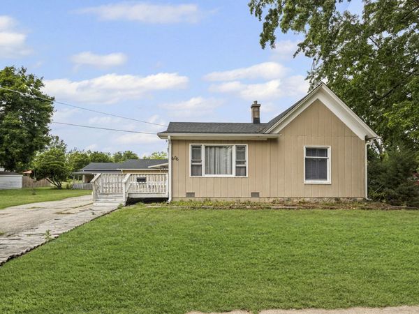 906 N State Street, Marengo, IL 60152