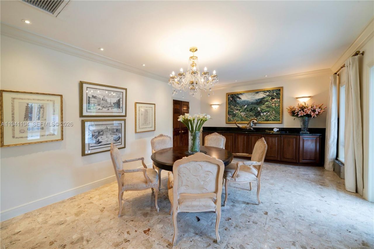 6465 Pine Tree Drive Cir, Miami Beach, FL 33141 Photo